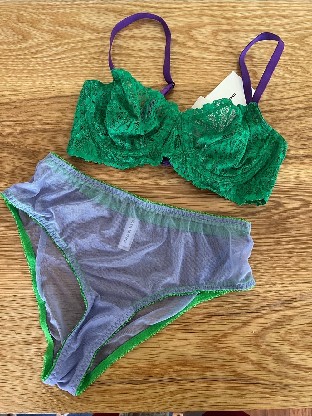 Dora Larsen Mia Graphic Lace Underwire Bra & Purple Brief Set 32B US 4 NWT